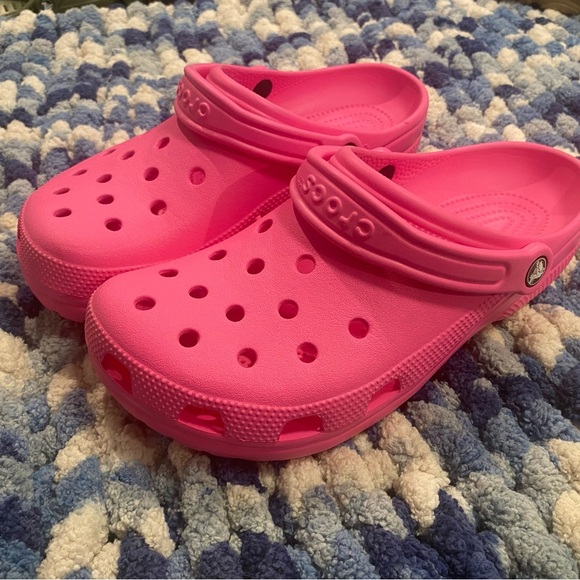 Bright pink Crocs size 9/11 - Picture 5 of 6
